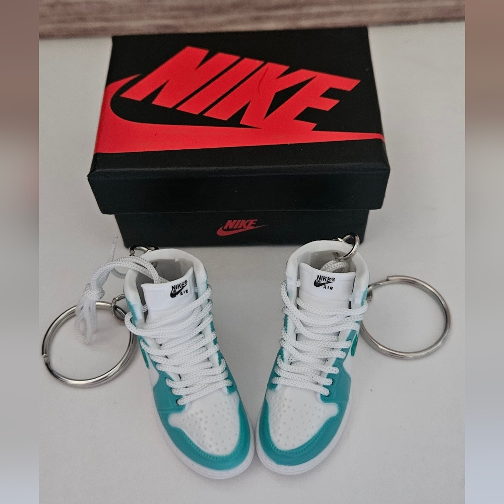 Nike Turquoise And White High-Top Sneakers Keychain Set of Two NIB - Picture 6 of 12